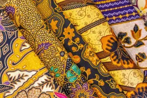 35 Ucapan Hari Batik Nasional yang Menarik Untuk di Media Sosial (Sumber : freepik.com/@wirestock)
