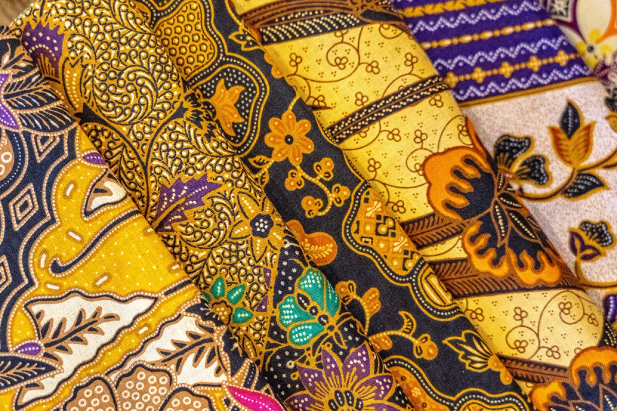 35 Ucapan Hari Batik Nasional yang Menarik Untuk di Media Sosial