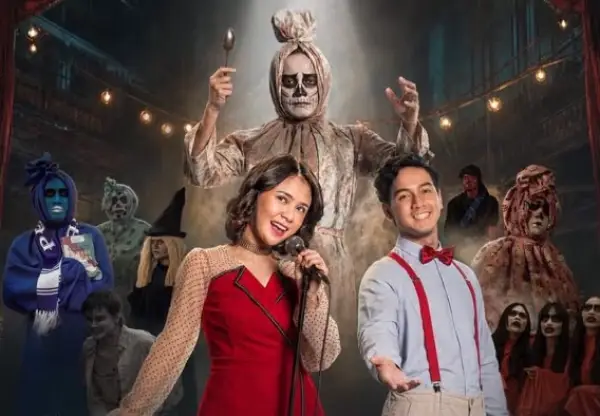 Sinopsis Film Conjurig, Pertemuan Cosplayer Pocong dan Perempuan Bergaya Gothic (Sumber : X/@habisnontonfilm)