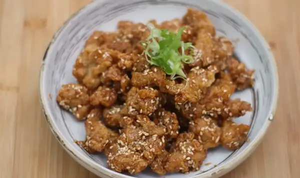 Resep Ayam Goreng Madu Korea, Manis dan Krispi yang Bikin Ketagihan (Sumber : Youtube | Devina Hermawan)