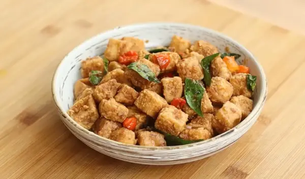 Resep Tahu Telur Asin, Gurih Krispi yang Menggoda untuk Menemani Akhir Pekan (Sumber : Youtube | Devina Hermawan)