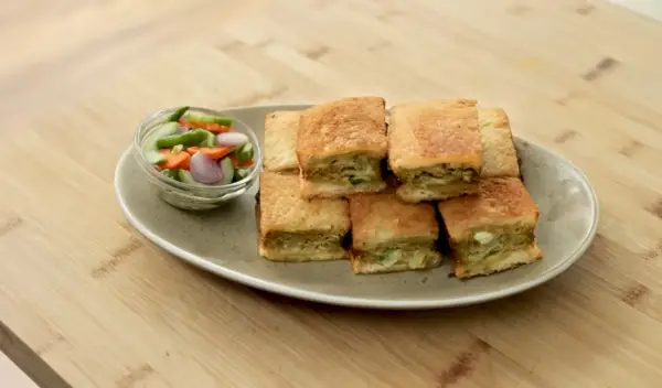 Resep Martabak Telur Roti Tawar, Gurih Garing Renyah yang Menggoda (Sumber : Youtube | Devina Hermawan)