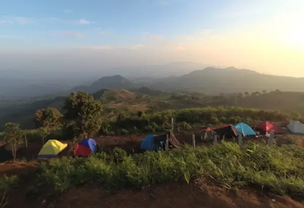 Gunung Kuta, salah satu destinasi hiking atau pendakian yang cocok untuk pemula di Bogor, Jawa Barat. (Sumber : Gmaps/david kristanto)