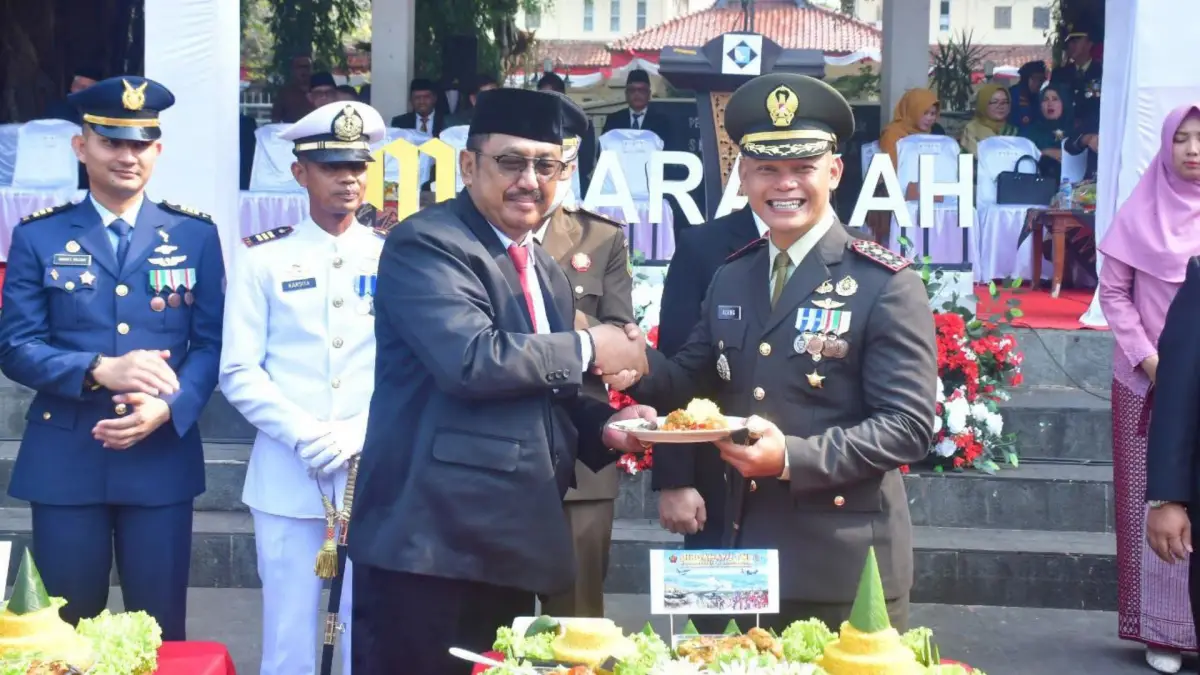 Hadiri HUT ke-81 TNI di Palabuhanratu, Bupati: Sinergi TNI-Masyarakat Kunci Sukabumi Mubarokah