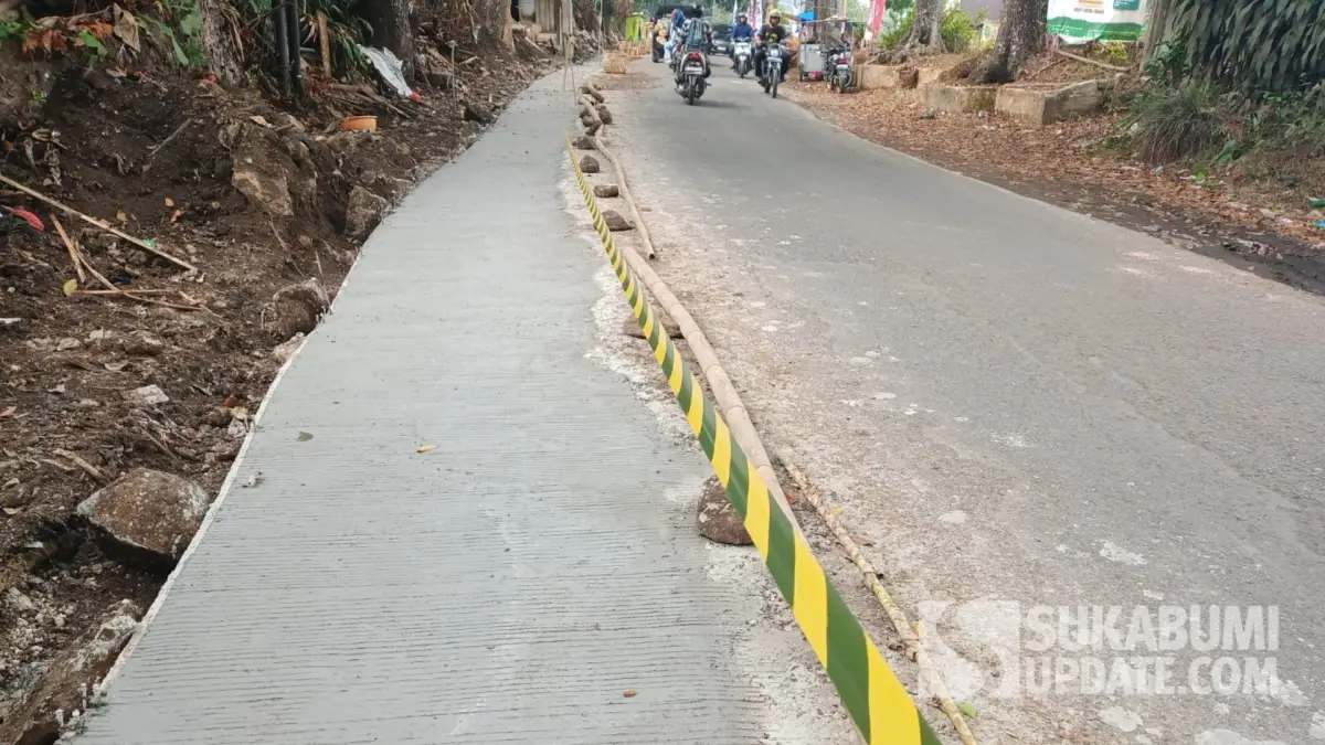 Jalan Parungkuda-Bojongpari Direkonstruksi, Dinas PU Sukabumi Bangun Bahu Beton