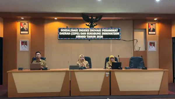 Kepala Bidang Riset dan Inovasi Daerah Bapperida Kabupaten Sukabumi, Elis Siti Aisah, saat membuka Sosialisasi Penilaian IIPD dan Sukabumi Innovation Award 2026 Senin 5 Oktober 2026. (Sumber: dok Bapperida)