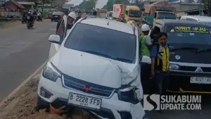Kondisi pasca kecelakaan tiga kendaraan di jalur lingkar selatan Sukabumi (Sumber: sukabumiupdate)