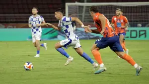 Aksi Luka Menalo saat membela Persib Bandung menghadapi Port FC di Shopee Cup (Sumber: web/persib.co.id)