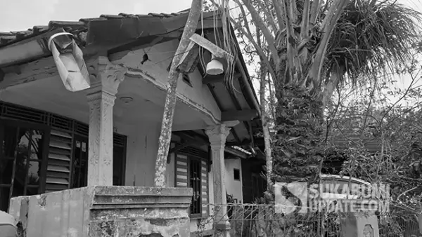 Rumah panggung yang ditempati IS alias Ustaz Sukma, di Desa Kertaangsana, Kecamatan Nyalindung, Kabupaten Sukabumi. (Sumber : SU/Ragil Gilang).
