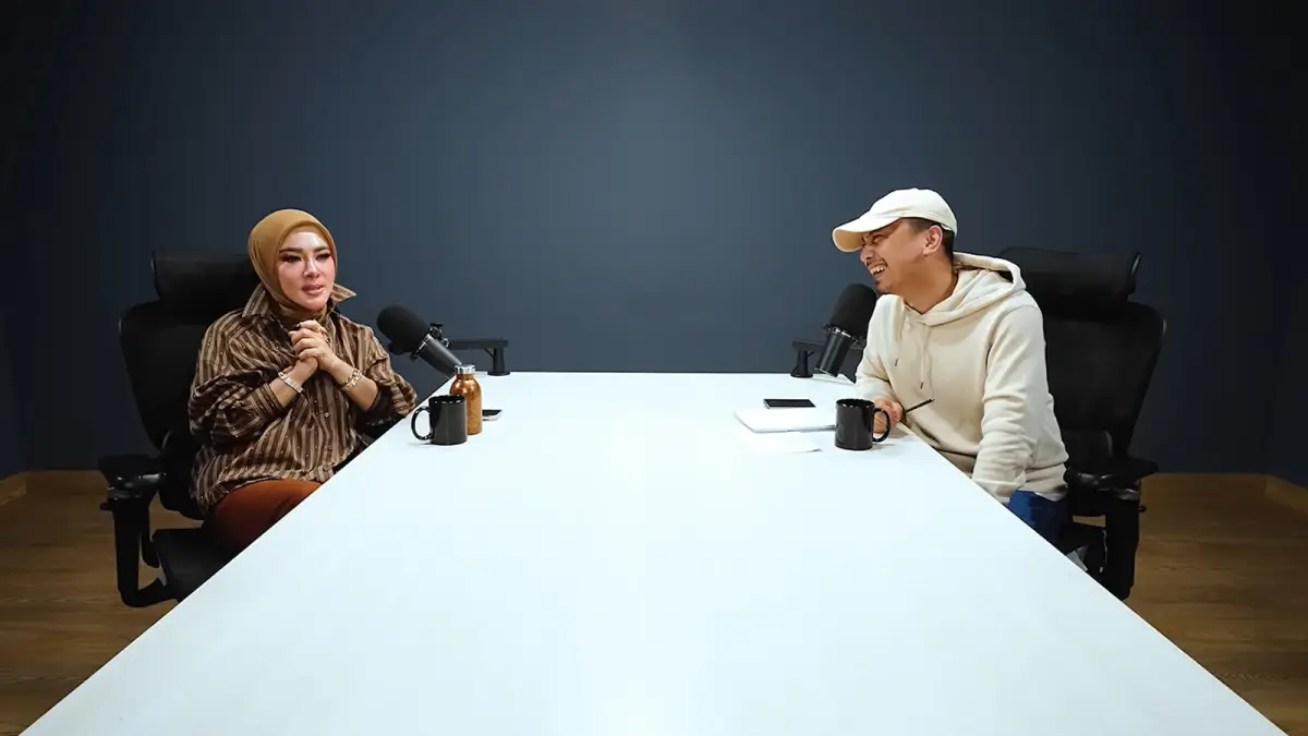 Syahrini Ungkap Momen Minta Izin Reino Barack untuk Hadir di Podcast Raditya Dika