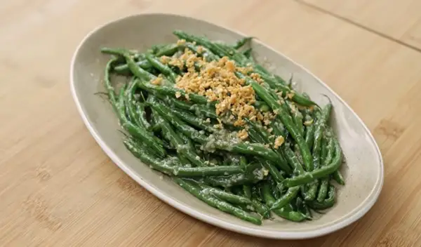 Resep Tumis Buncis Bawang Putih, Ide Menu Makan Keluarga yang Renyah dan Manis (Sumber : Youtube | Devina Hermawan)