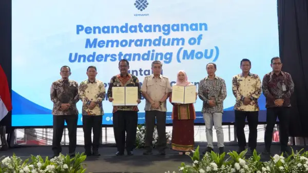 Penandatanganan kerja sama pelatihan vokasi saat agenda Tailor Made Training (TMT) ABT Batch 2 Tahun 2026 di Pudak Arum Pendopo Sukabumi, Minggu (11/10/2026). | Foto: Pemkab Sukabumi