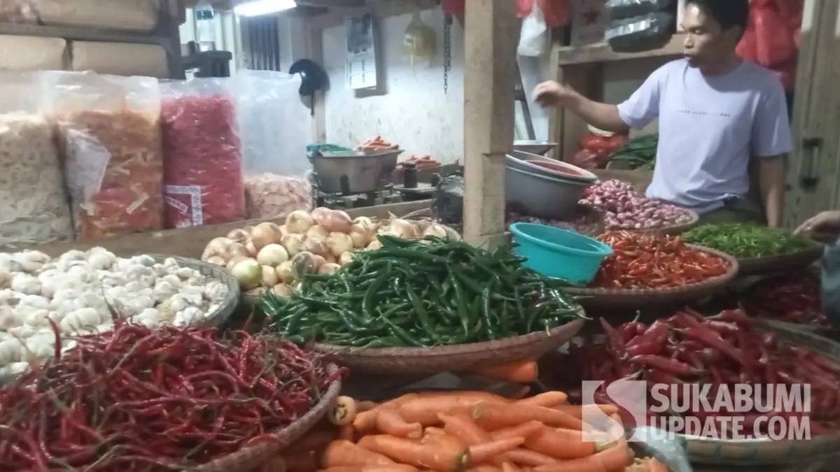 Cabai Tembus Rp70 Ribu per Kg, Penjual Nasi Bungkus di Kota Sukabumi Pangkas Belanja