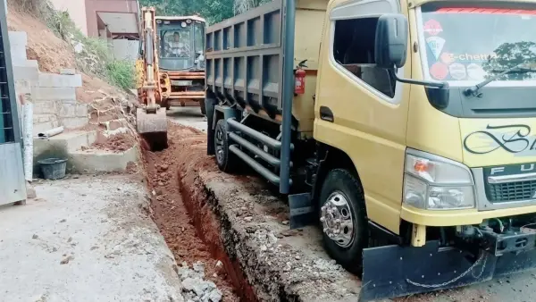 Dokumentasi kegiatan, drainase terbuka di ruas jalan Pakuwon - Cipeuteuy, Kecamatan Kabandungan, Kabupaten Sukabumi. (Sumber: Dok UPTD PU Wilayah III Cicurug)