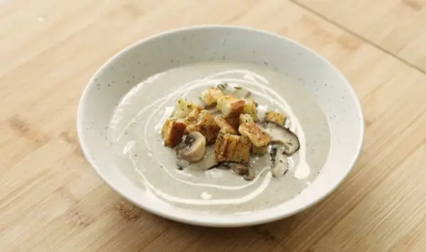 Resep Sup Krim Jamur, Hidangan Praktis Creamy dan Gurih yang Bikin Kenyang (Sumber : Youtube | Devina Hermawan)