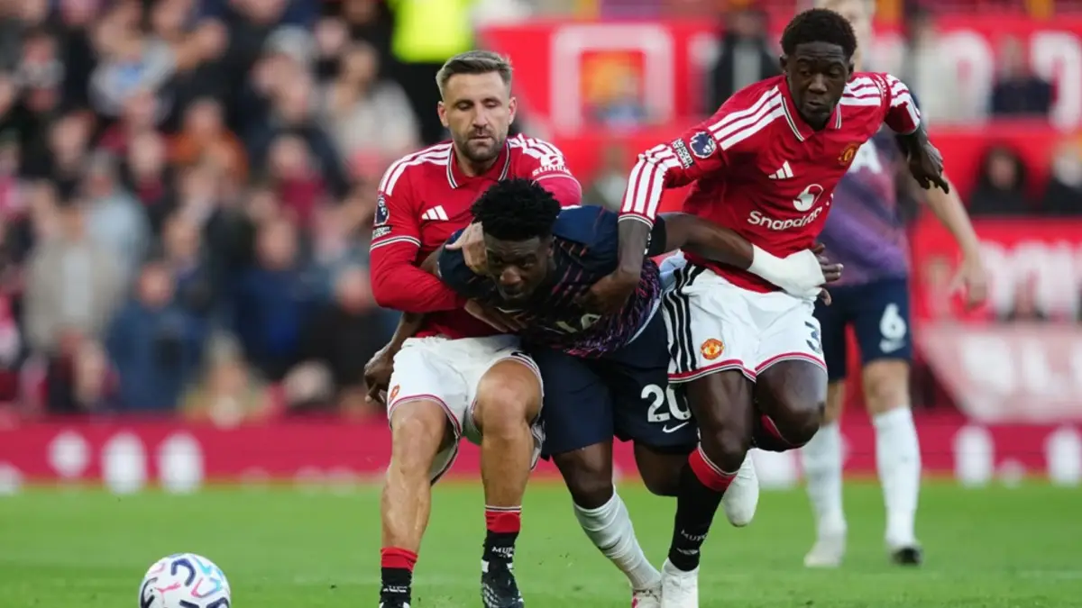 Kobbie Mainoo dan Luke Shaw Cedera, Michael Carrick Hadapi Tantangan di Markas Atletico Madrid