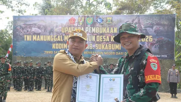 Wakil Bupati Sukabumi Andreas saat menghadiri pembukaan program TMMD ke-130 Tahun Anggaran 2026 di Desa Mekarjaya, Kecamatan Ciemas, Selasa (13/10/2026). (Sumber : Dokpim)