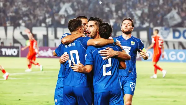 Selebrasi para pemain Persib Bandung setelah Mariano Peralta cetak gol ke gawang Viettel FC di ACL Two. (Sumber: web/persib.co.id)