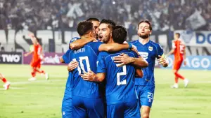 Selebrasi para pemain Persib Bandung setelah Mariano Peralta cetak gol ke gawang Viettel FC di ACL Two. (Sumber: web/persib.co.id)