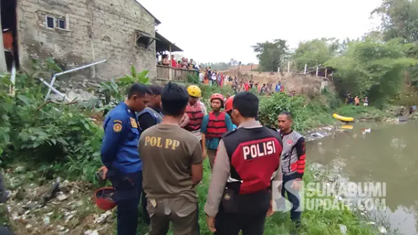 Proses pencarian oleh tim gabungan, seorang pria terduga maling hp yang dilaporkan tenggelam di Sungai Cicatih Sukabumi, Rabu (14/10/2026). (Sumber : SU/Ibnu Sanubari).