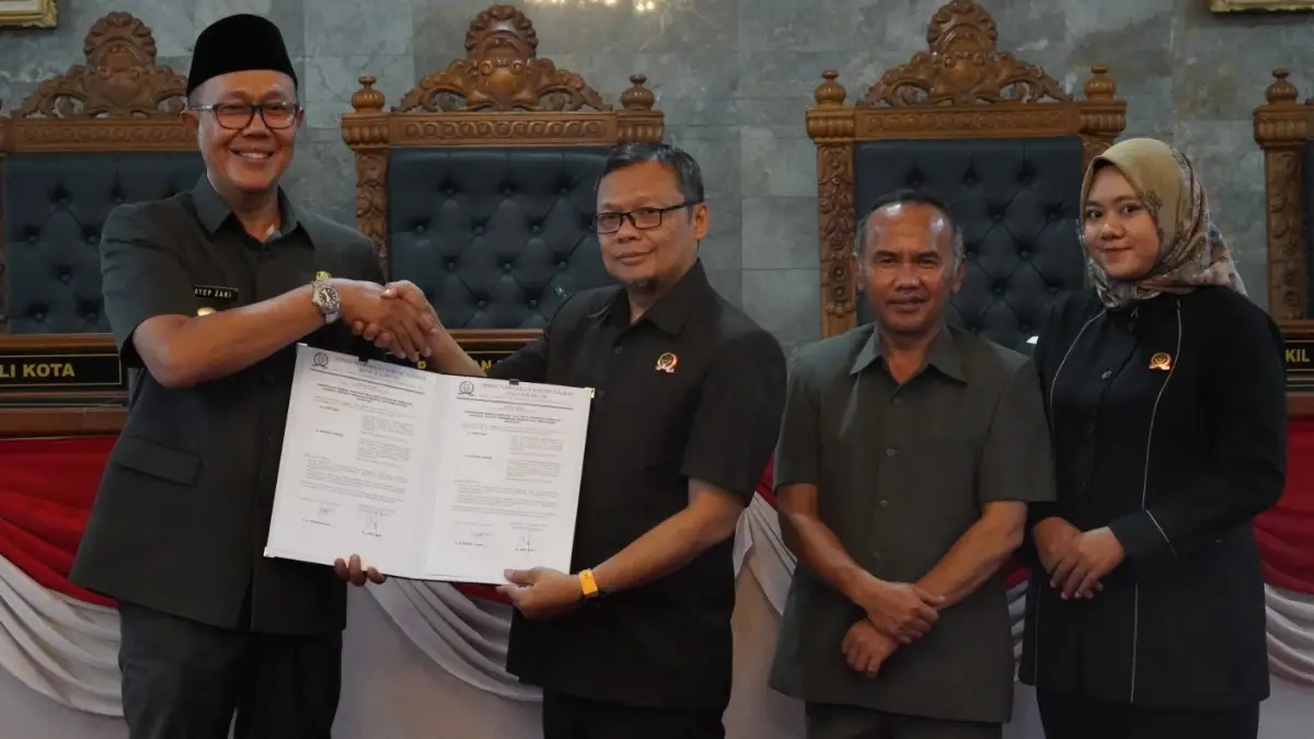 Wali Kota Sukabumi Bahas Perubahan Perangkat Daerah, Tantangan RTH dan Insentif Investasi di Paripurna DPRD