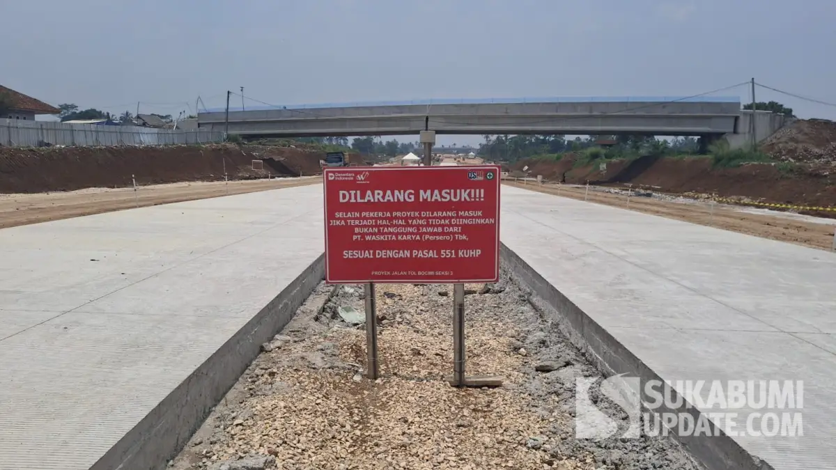 Pengerjaan proyek Tol Bocimi Seksi 3 di Kampung Kuta Kidul, Desa Kutasirna, Kecamatan Cisaat, Kabupaten Sukabumi, Selasa, 6 Oktober 2026. | Foto: SU/Oksa Bachtiar Camsyah