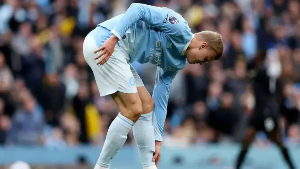 Erling Haaland mengalami keluhan pada bagia kaki kirinya saat membela Manchester City vs Ipswich Town di Liga Inggris. (Sumber: web/espn.com)