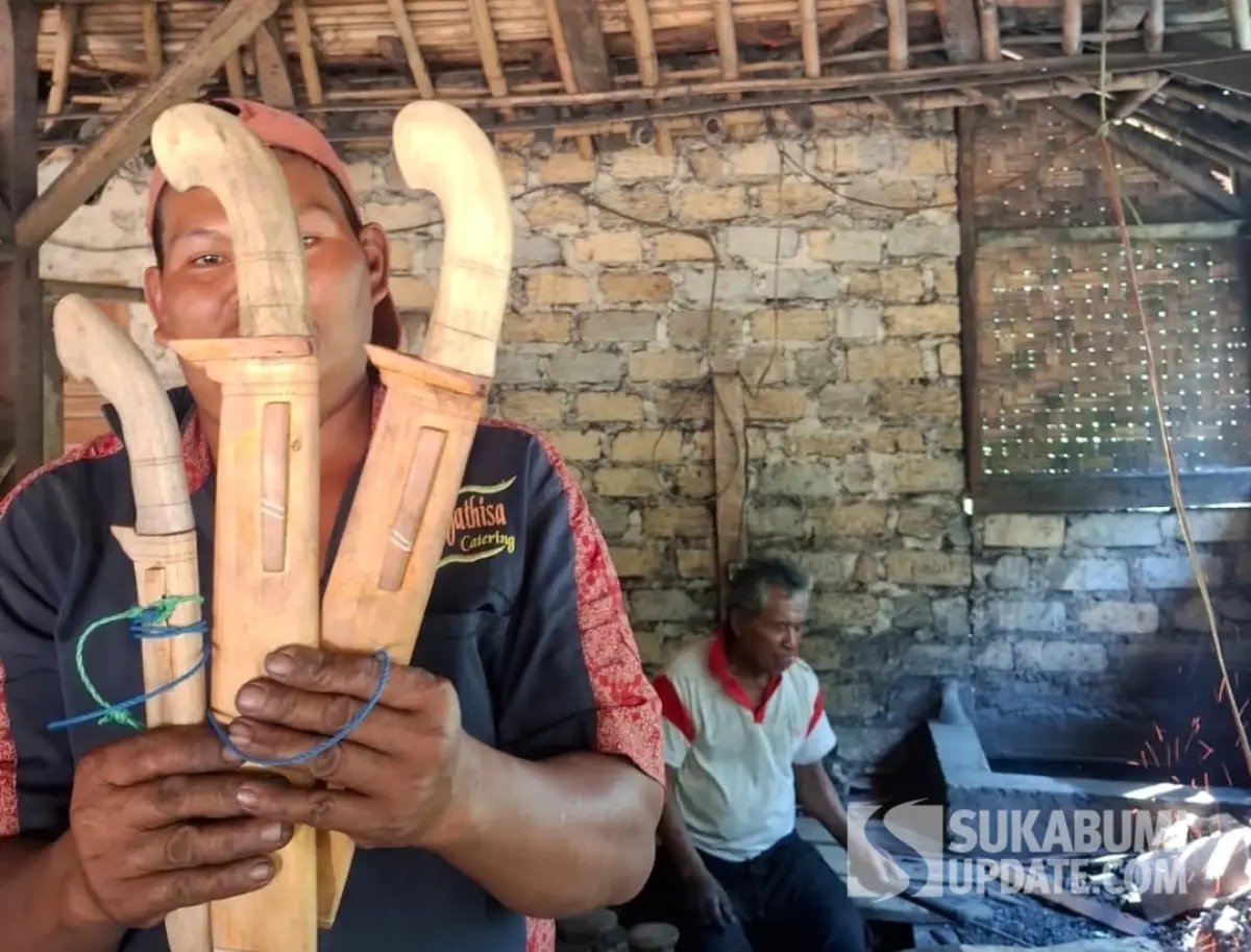 Menjaga Nyiur Pasundan, Denting Besi Herman di Waluran Sukabumi