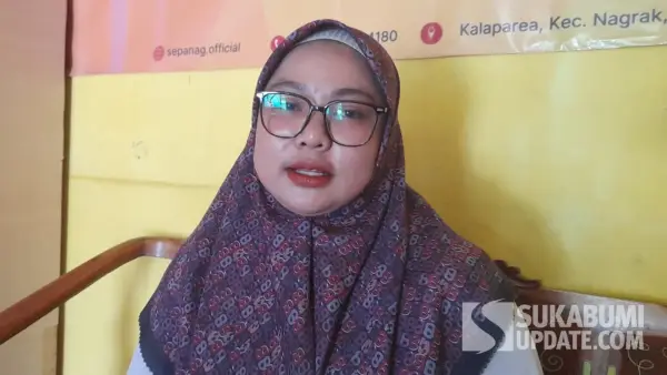 Wakil Kepala Sekolah Bidang Kesiswaan SMP PGRI 2 Nagrak, Sova Marwah. (Sumber Foto: SU/Ibnu)