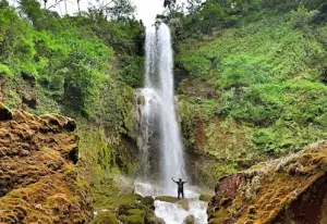 Curug Agung Galunggung salah satu destinasi wisata air terjun eksotis yang ada di Tasikmalaya, Jawa Barat. (Sumber : Gmaps/Bray Setiawan)
