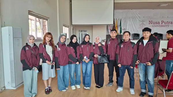 Mahasiswa Kuliah Kerja Nyata (KKN) Kelompok 15 Universitas Nusa Putra. (Sumber : Nusa Putra).