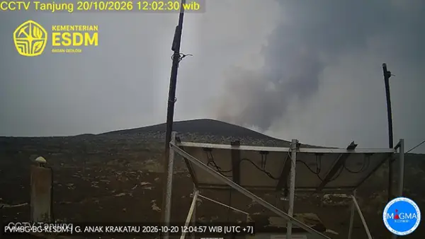 Gunung Anak Krakatau Erupsi pada Selasa (20/10/2026). (Sumber : Magma).