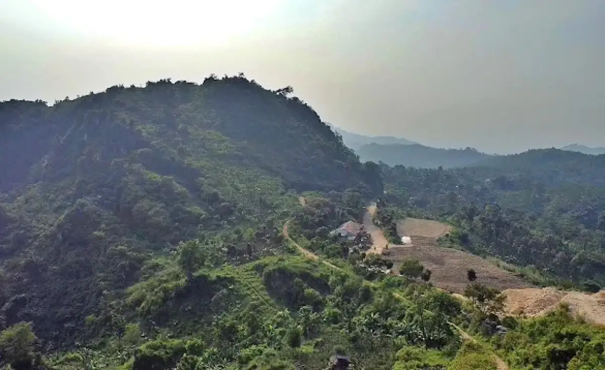 Sanghyang Lawang Cipatat: Mengenal Bentang Alam Karst dan Gua Kapur yang Unik
