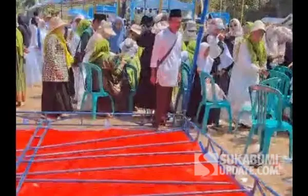 Tenda peserta upacara hari santri di Ciracap Sukabumi ambruk diterjang angin kencang (Sumber: sukabumiupdate)