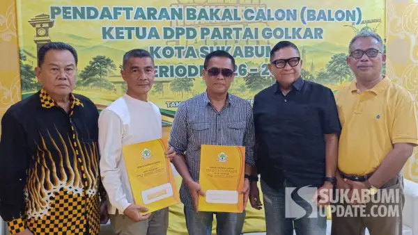 Bakal calon Ketua DPD Golkar Kota Sukabumi, Gundar Kolyubi (kemeja lengan panjang putih) dan Agus Santos (kemeja abu tua) | Foto : Sukabumiupdate