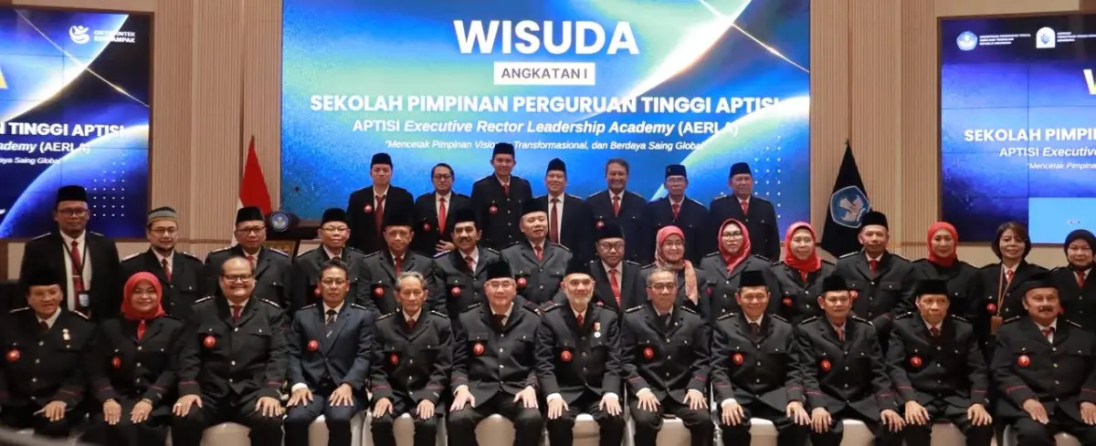 Wisuda APTISI Executive Rector Leadership Academy (AERLA) Angkatan I oleh Menteri Pendidikan Tinggi, Sains, dan Teknologi (Mendiktisaintek) RI, Prof. Brian Yuliarto, Ph.D., di Auditorium Kemdiktisaintek, Jakarta.