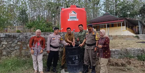 Bantuan sumur air bersih dari MBK Ventura di Bantargadung Sukabumi (Sumber: sukabumiupdate)