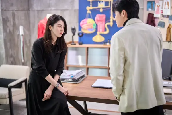 The Intern, Film Korea tentang CEO Fashion dan Pegawai Senior (Sumber : MyDramaList)