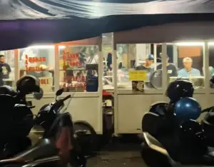 8 Rekomendasi Jajanan Malam di Sukabumi, dari Wedang Ronde hingga Cuanki (Sumber : Tiktok/@distyakh)