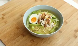 Resep Mie Kuah Ayam Labu Siam, Kuah Hangat dan Gurih yang Cocok di Musim Hujan (Sumber : Youtube | Devina Hermawan)