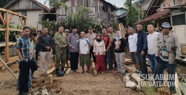 Pembangunan rumah tidak layak huni di Kampung Babakan RT 01/01 Desa/Kecamatan Lengkong, Kabupaten Sukabumi, Jumat (30/10/2026). | Foto: Istimewa