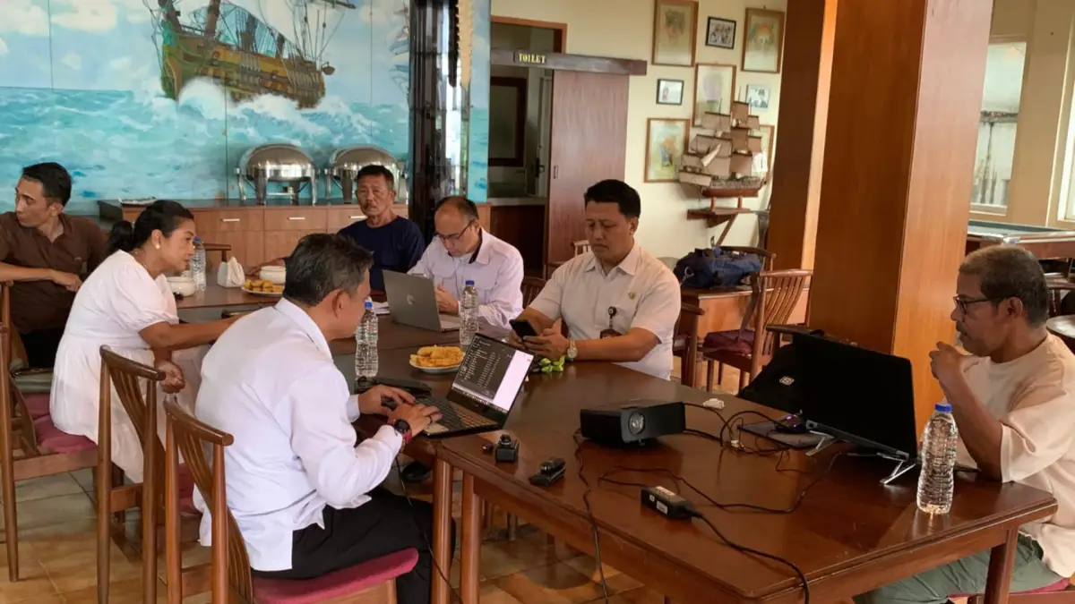 Pertemuan Yayasan Bale Budaya Bambu bersama Dispar Kabupaten Sukabumi dan pengurus PHRI membahas rencana pengembangan Pasar Wisata. |  Foto: Istimewa