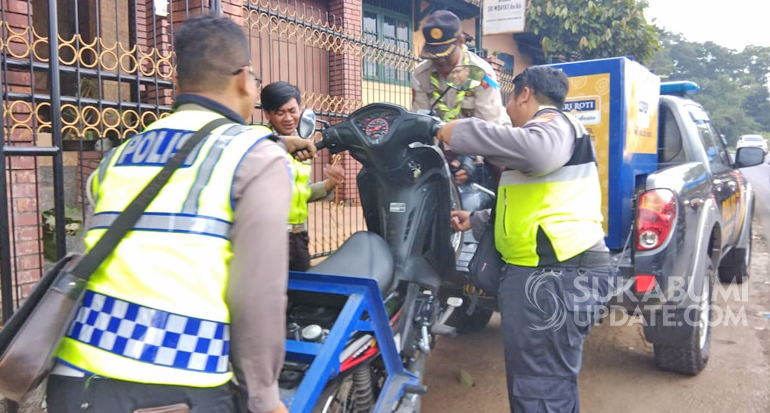 Ini Pengakuan Sopir yang Menyenggol Tukang Roti di Parungkuda Sukabumi