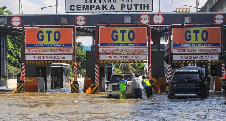 Mobil Kebanjiran, Begini Tips Sederhana Menanganinya