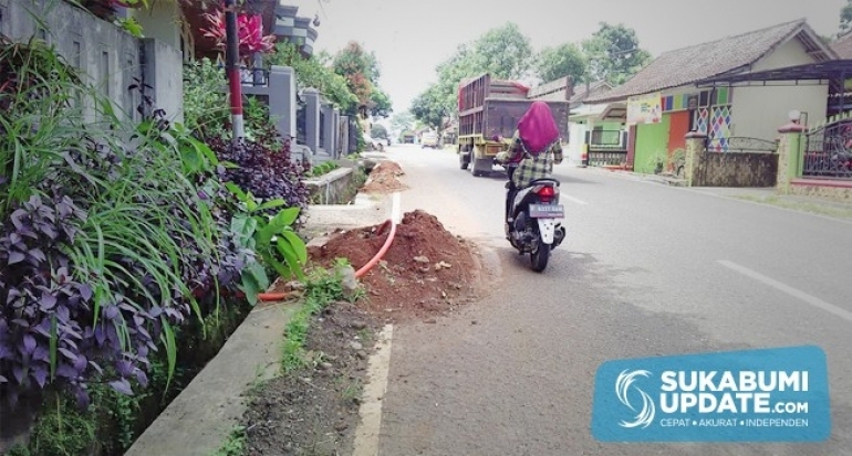 Galian Kabel Telkom Dikeluhkan Warga Jampang Kulon Kabupaten Sukabumi