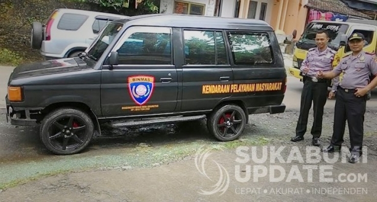 Polisi Ini Relakan Mobil Pribadinya untuk Warga Cikurutug Kabupaten Sukabumi
