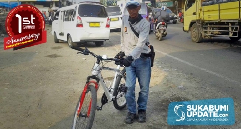 Hasanudin Pedagang Tisu Cicurug, Tak Menyangka Dapat Sepeda dari Polres Sukabumi