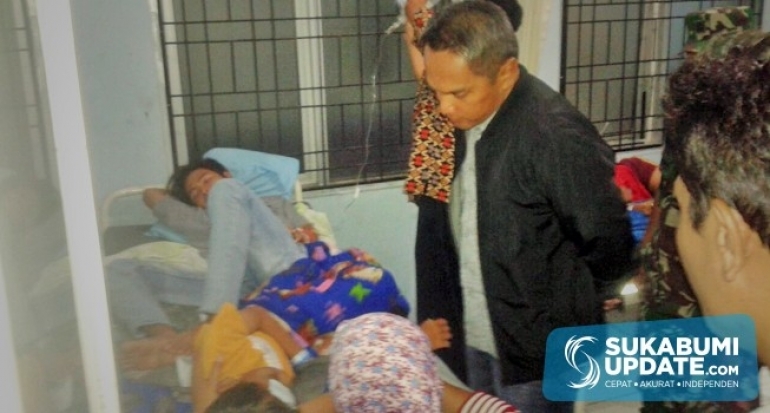 Kapolres Sukabumi Kunjungi Para Korban Diduga Keracunan Sate Kambing Hewan Kurban di Puskesmas Cicur