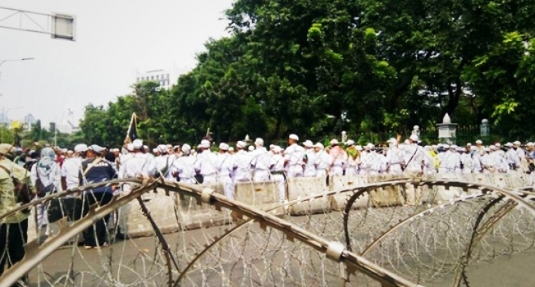 Bachtiar Nasir Ajak Massa Aksi 55 Bisa Terima Hasil Sidang Ahok