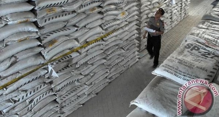 Polisi Sita Ratusan Ton Pupuk Palsu dari Sukabumi